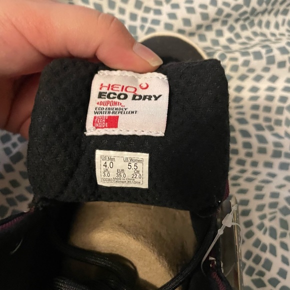 NWT VANS WOMEN'S ULTRARANGE EXO HI MTE SHOES SIZE 5.5 - Picture 6 of 6